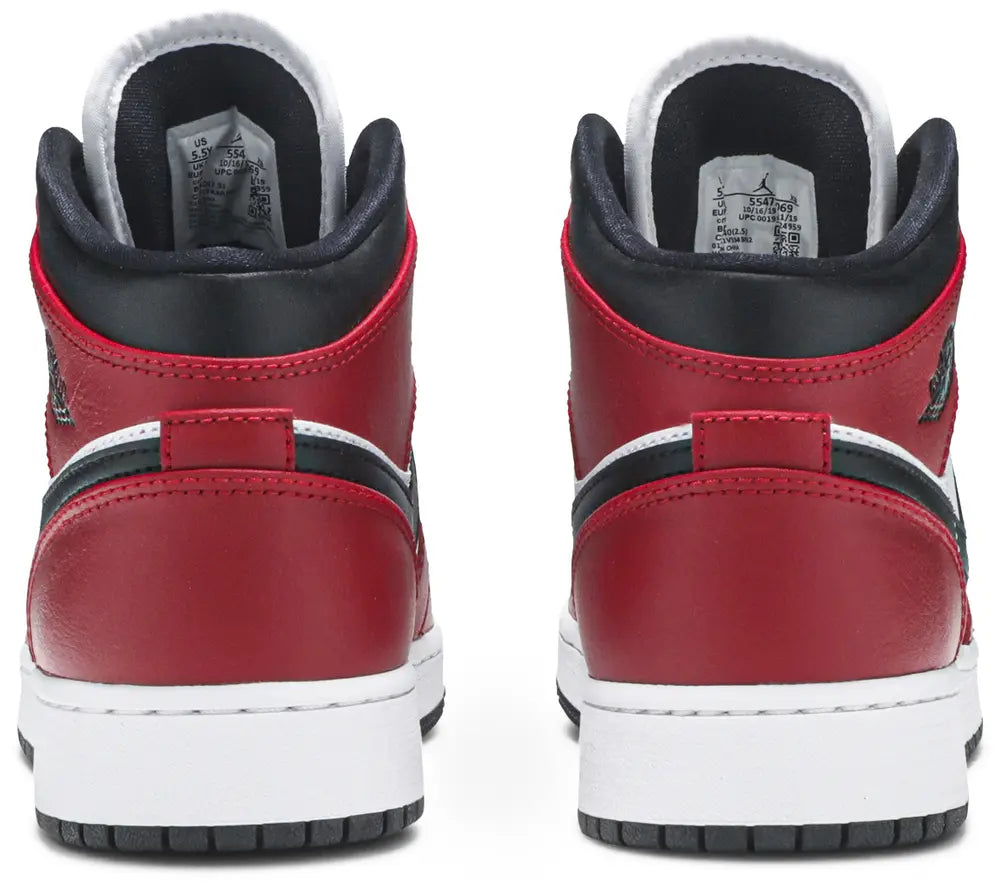 Air Jordan 1 Mid 'Chicago Black Toe'