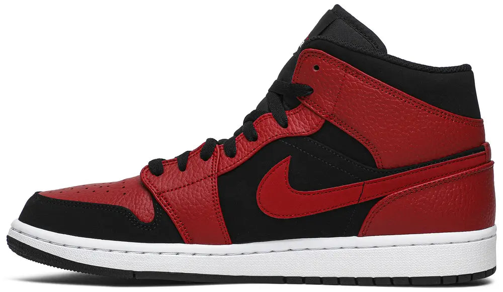 Air Jordan 1 Mid 'Bred'
